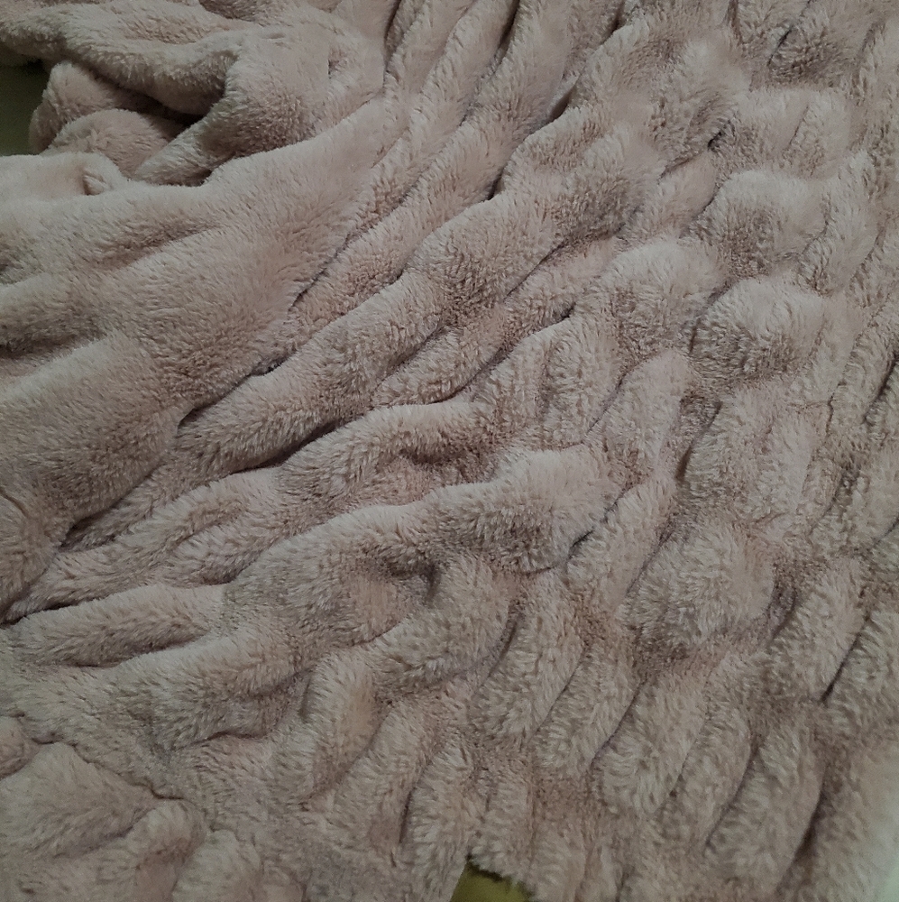 Lola Pink Textured Throw Blanket - Picture 9 of 12
